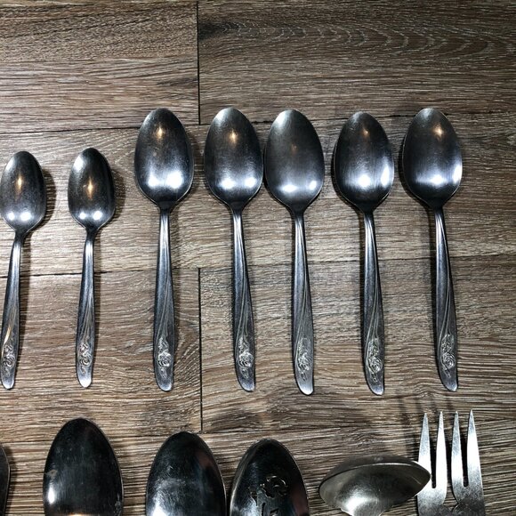 Oneida Custom Stainless Roseanne Rose Flatware 27 Pieces Vintage Utensils MCM - Picture 7 of 9